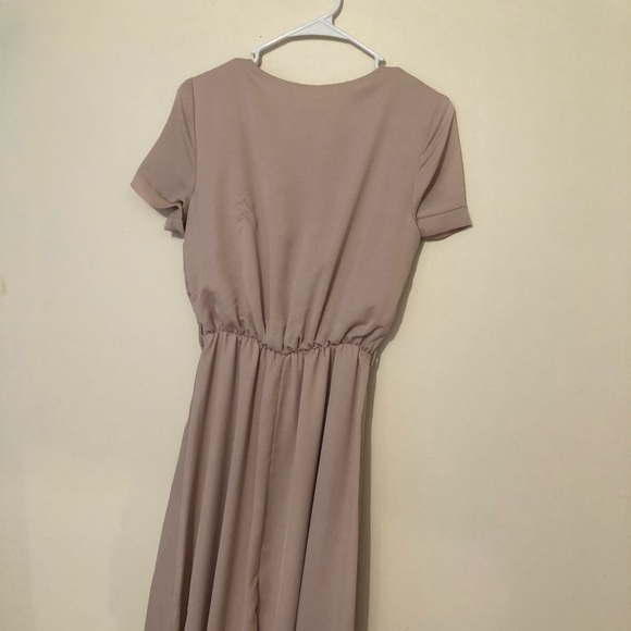 Simple dress - Picture 4 of 5